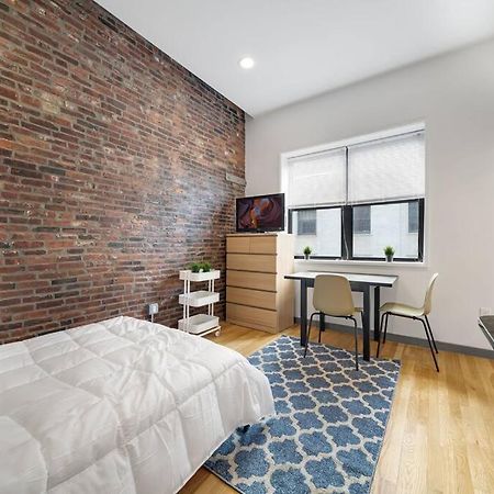 Simple Furnished Studio In The Heart Of Бостън Екстериор снимка